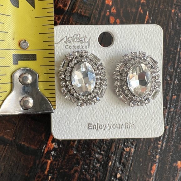 Ashley Collection Oval Rhinestone Stud Pierced Earrings Formal - Picture 2 of 11